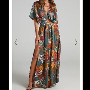 VACAY READY MAXI DRESS IN TEAL FLORAL SATIN